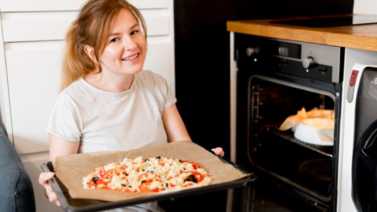 cuisson de pizza au four électrique