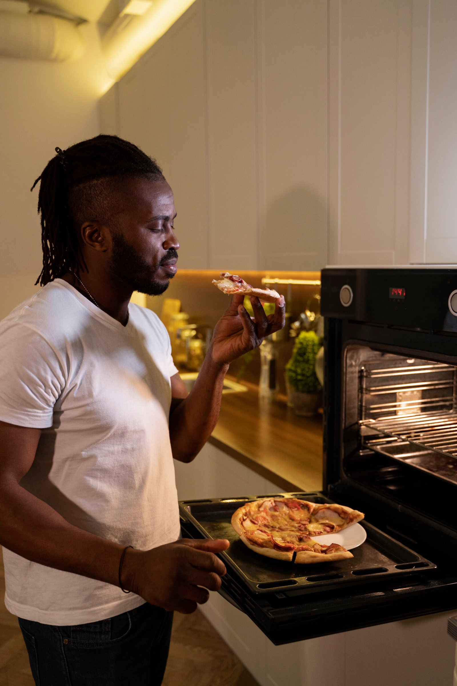 Cuire dans un four à pizza électrique